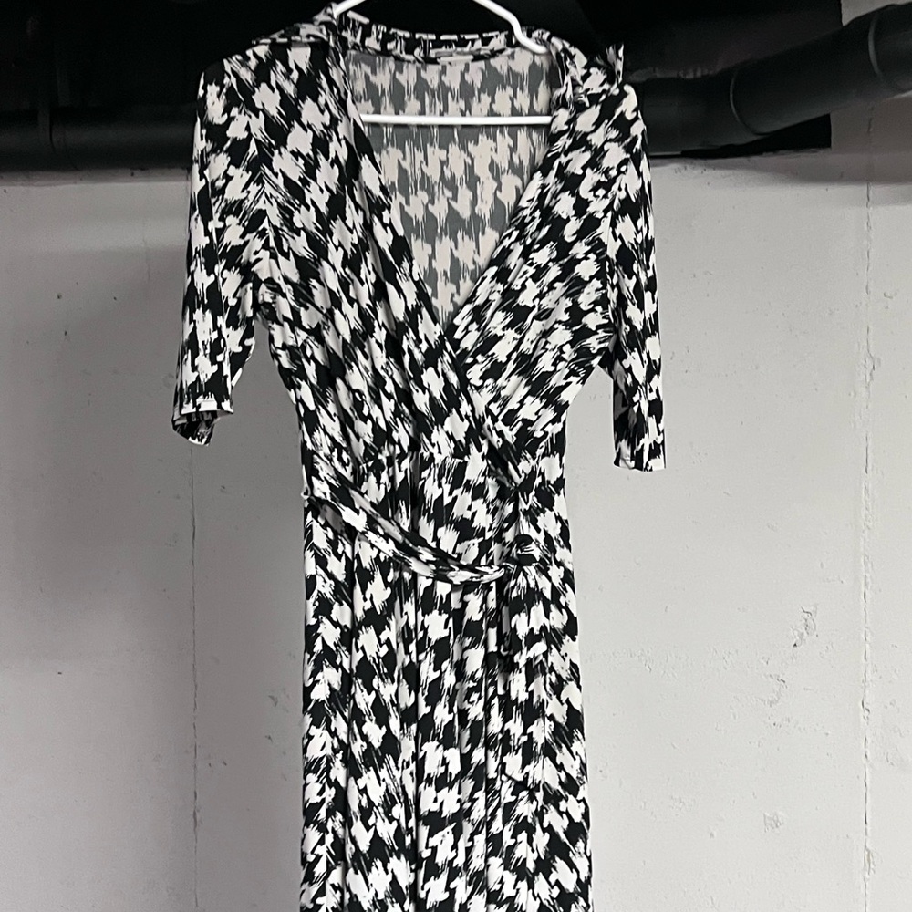 Houndstooth wrap dress